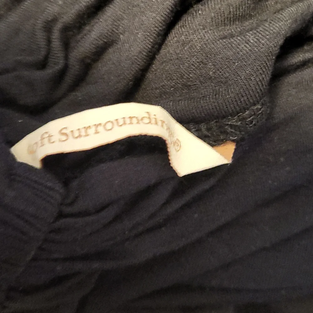 Soft Surroundings Black Knit Top Turtleneck Sharkbite Long Sleeve Medium - Picture 5 of 5